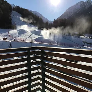 Casa vacanze Le 4 Lune Temù