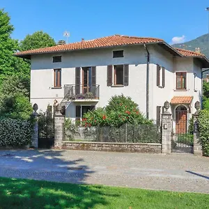 Casa vacanze Foreground - Pet Friendly Stay- Garden-parking-lake View- Bike Friendly House Colico